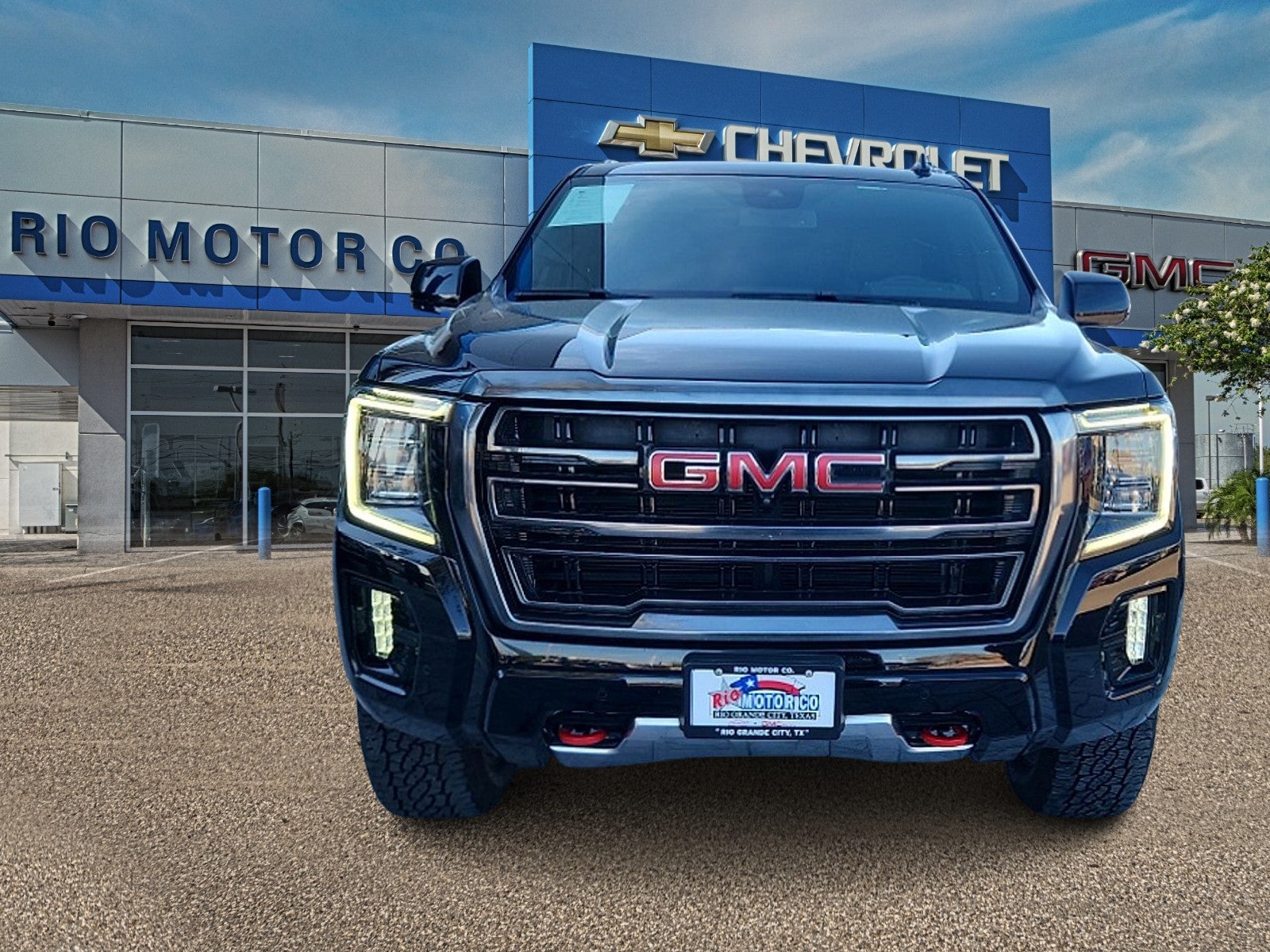 2023 GMC Yukon Base