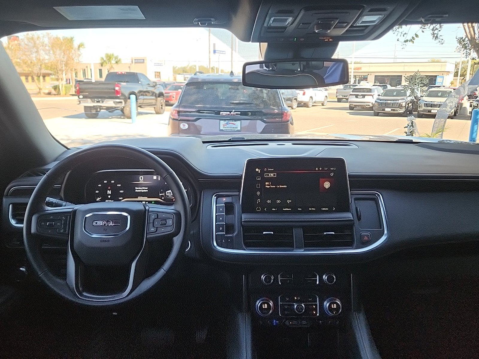 2023 GMC Yukon Base