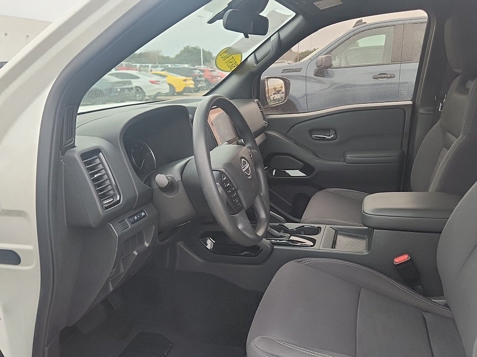 2023 Nissan Frontier Base