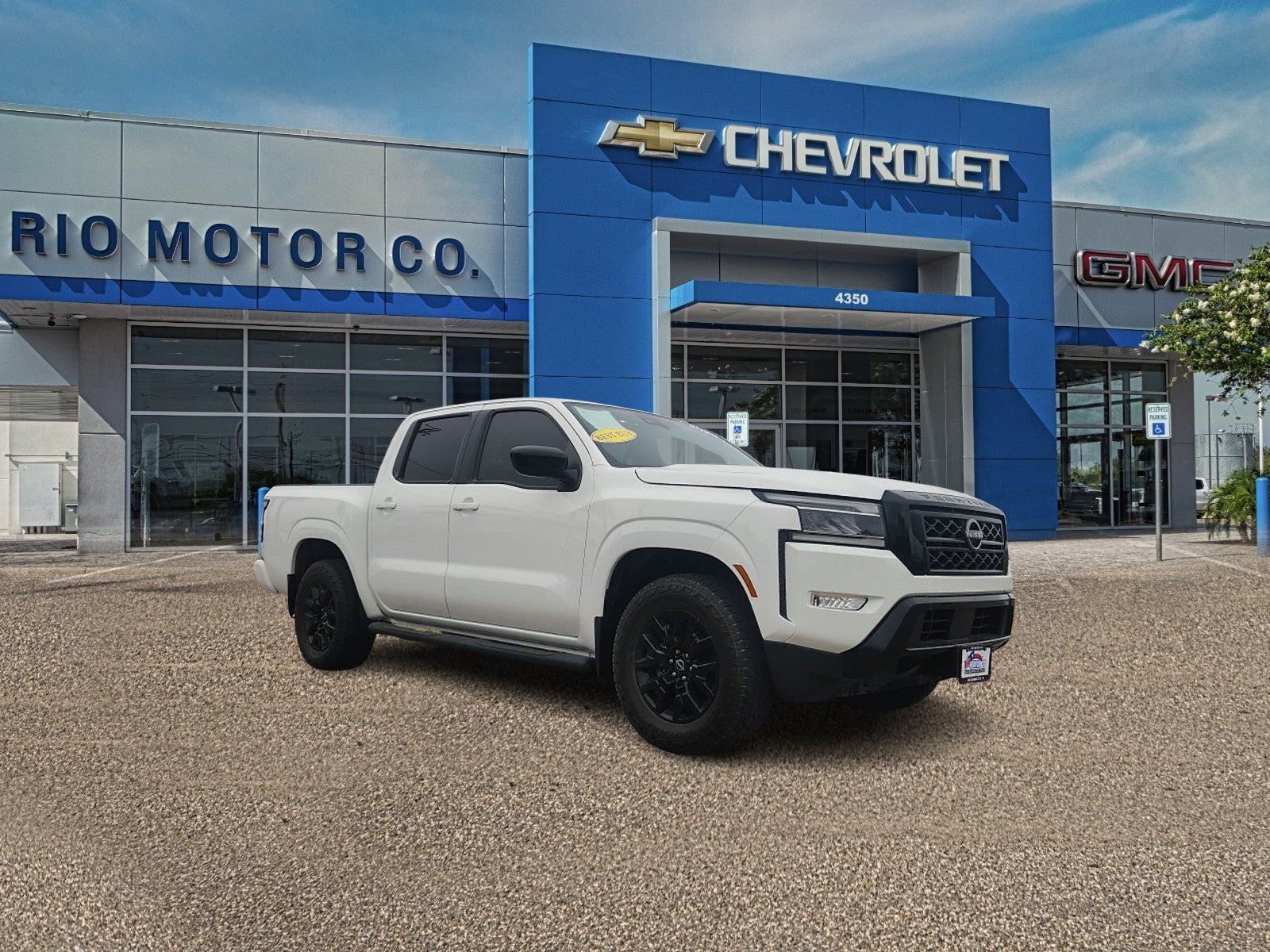 2023 Nissan Frontier Base