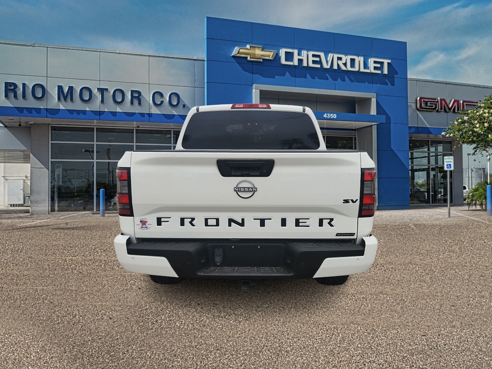 2023 Nissan Frontier Base