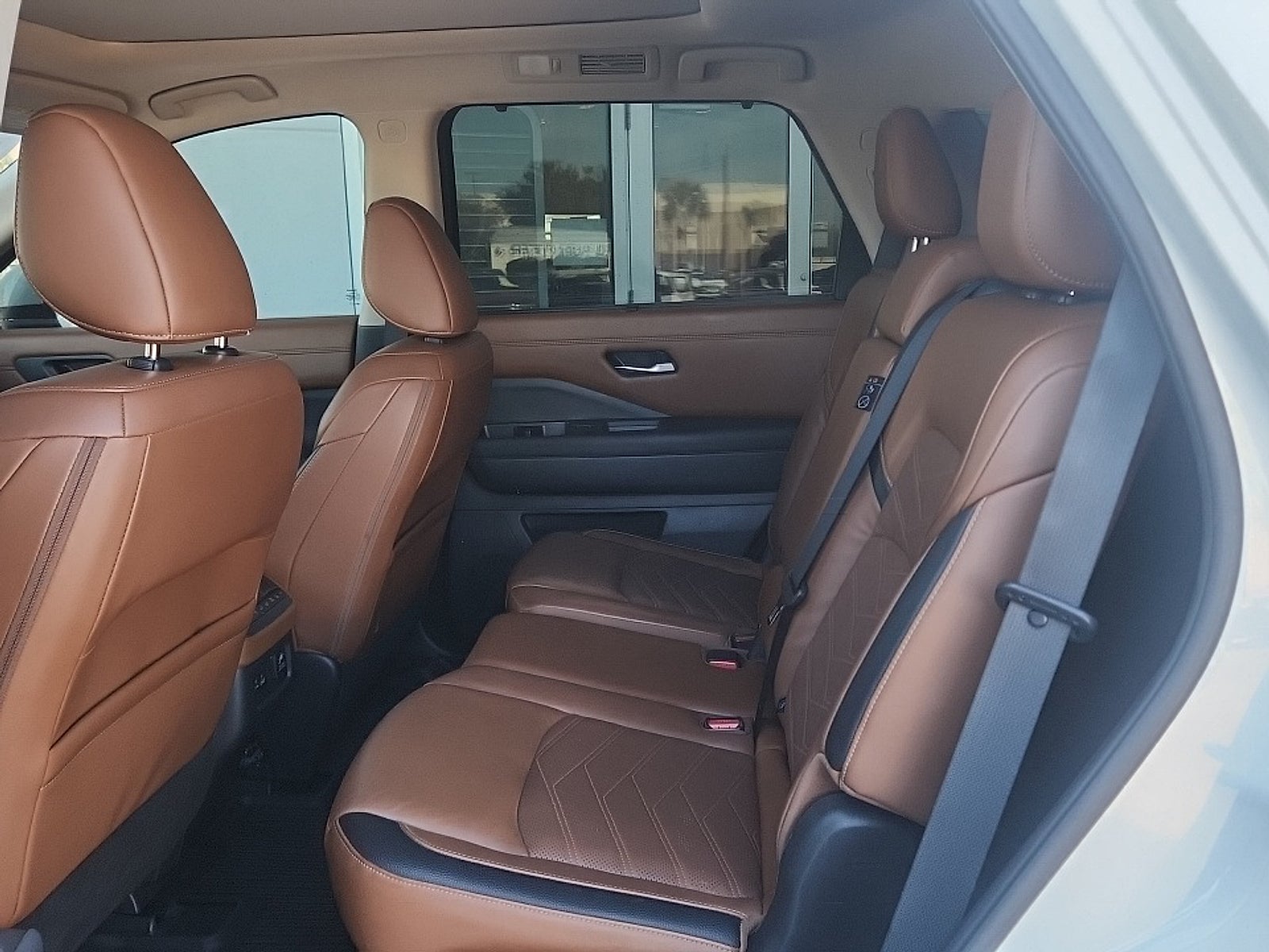 2023 Nissan Pathfinder Base