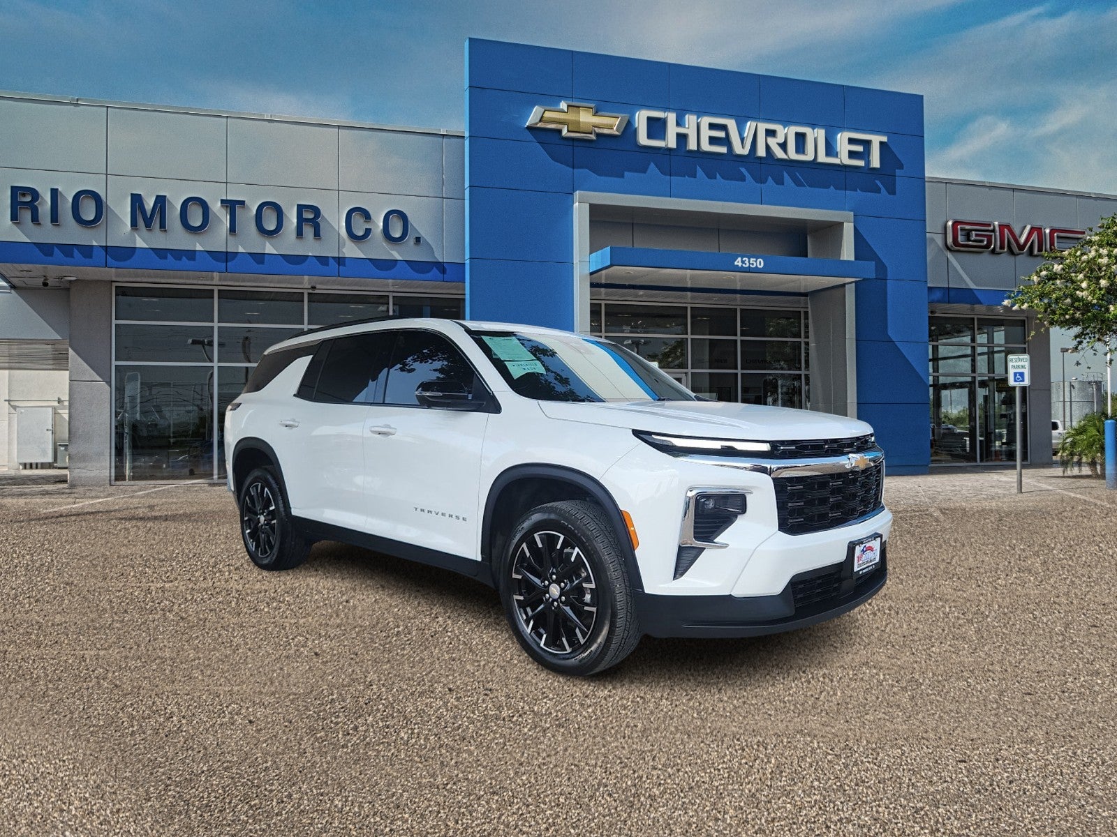 2024 Chevrolet Traverse LT